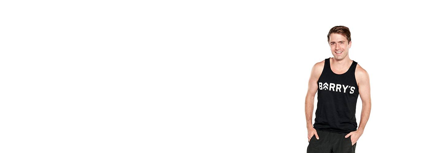 Barrys instruktör Erik Steffens iklädd svart tank