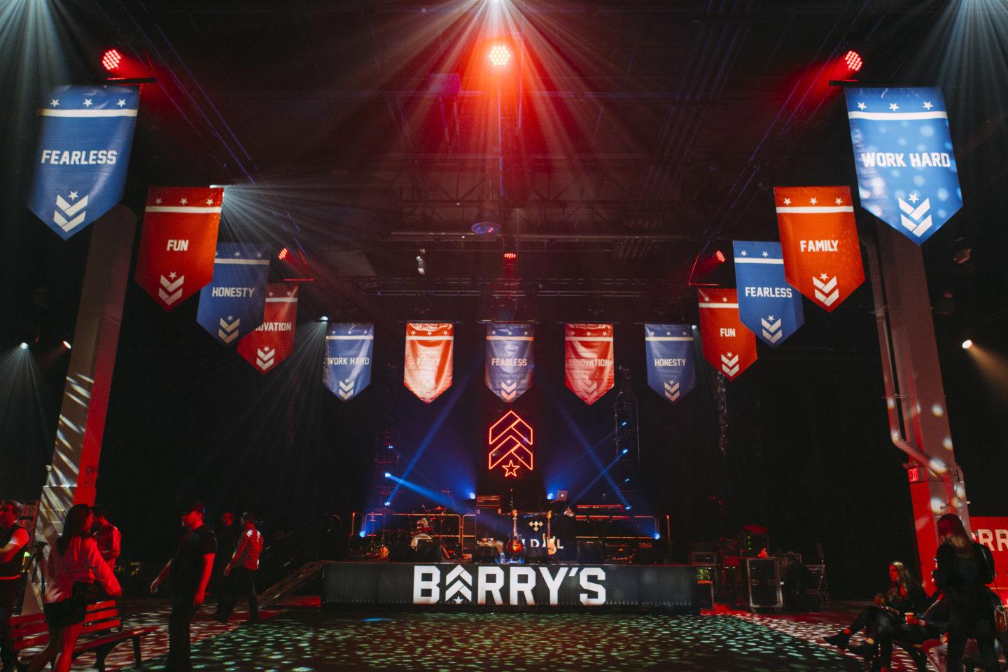 Mise en scène à la soirée de remise des diplômes de l'enseignement supérieur de Barry